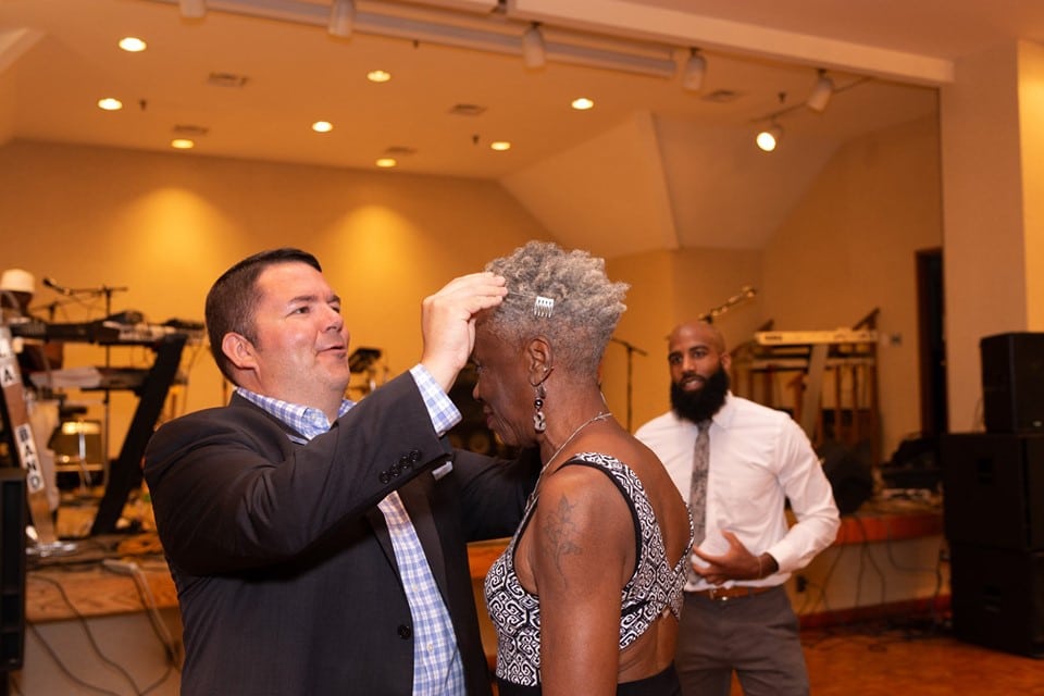 thinkCSC Business Development Manager Frank Mayer crowns one of the CPO senior prom queens